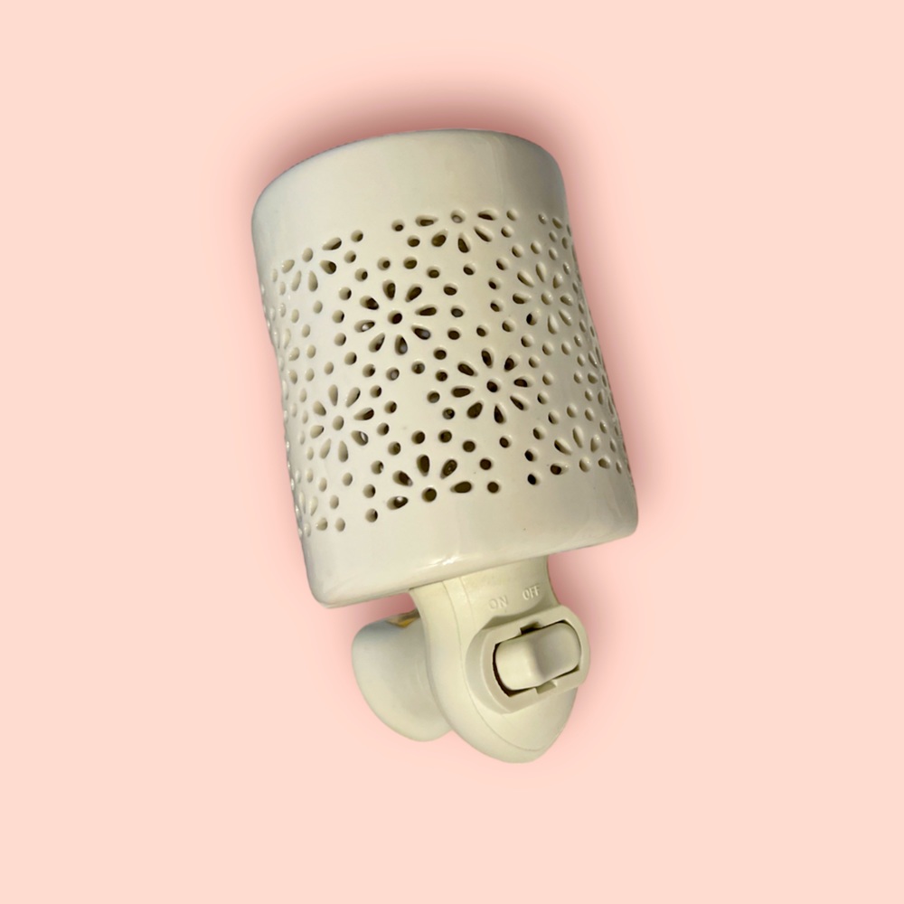 BLUZEN WALL PLUG IN OIL DIFFUSER